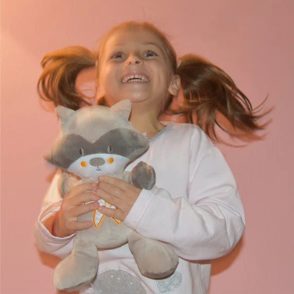 Φωτεινός Αγκαλίτσας Με Ήχο Bebe Stars Raccoon 856-186