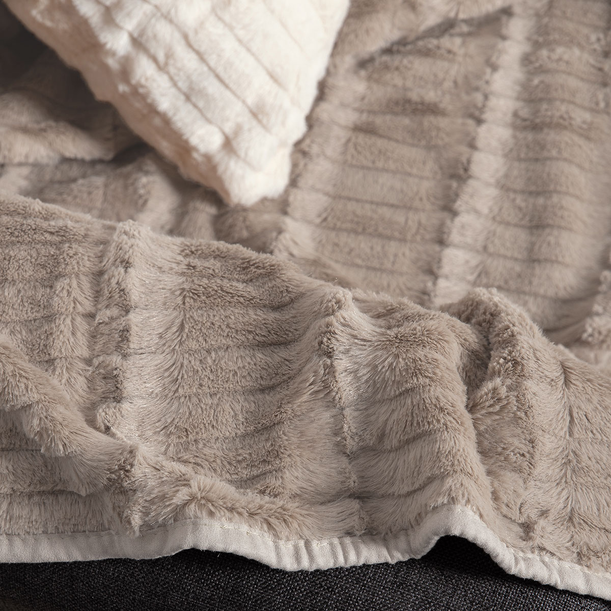 Ριχτάρι Πολυθρόνας Γούνινο (180x180) Silk Fashion Stripe Beige