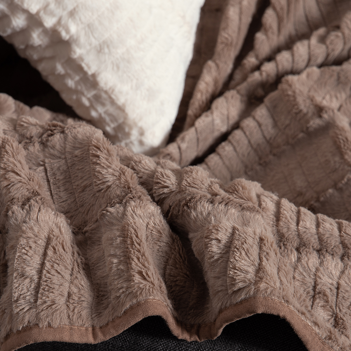 Διακοσμητική Μαξιλαροθήκη Γούνινη (45x45) Silk Fashion Stripe Coffee