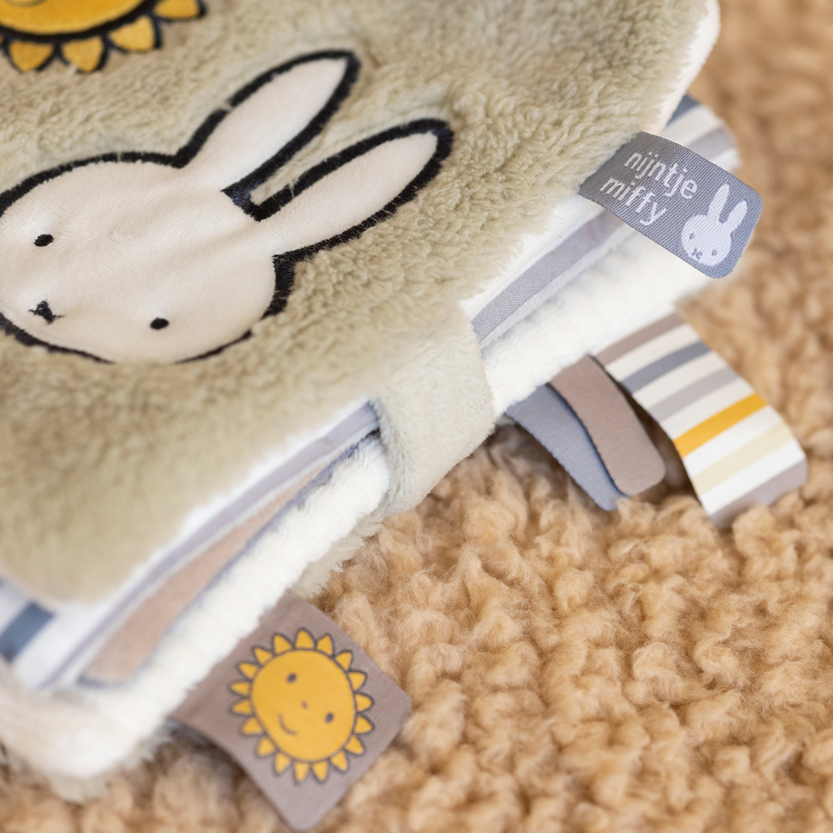 Κρεμαστό Βιβλίο Δραστηριότητας Miffy Fluffy Μέντα 47-3924 Παιχνίδια Βρεφικά για Μωρά 0 - 6 Μηνών Spitishop