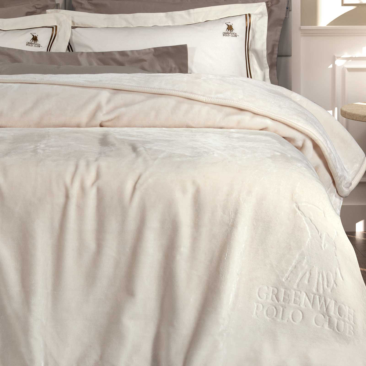 Κουβέρτα Βελουτέ Υπέρδιπλη (220x240) Greenwich Polo Club Essential 3441 Ivory