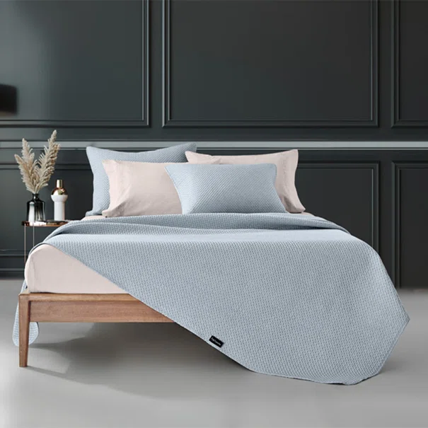 Κουβερλί King Size (250x240) + Διακοσμητική Μαξιλαροθήκη Guy Laroche Idol Blue
