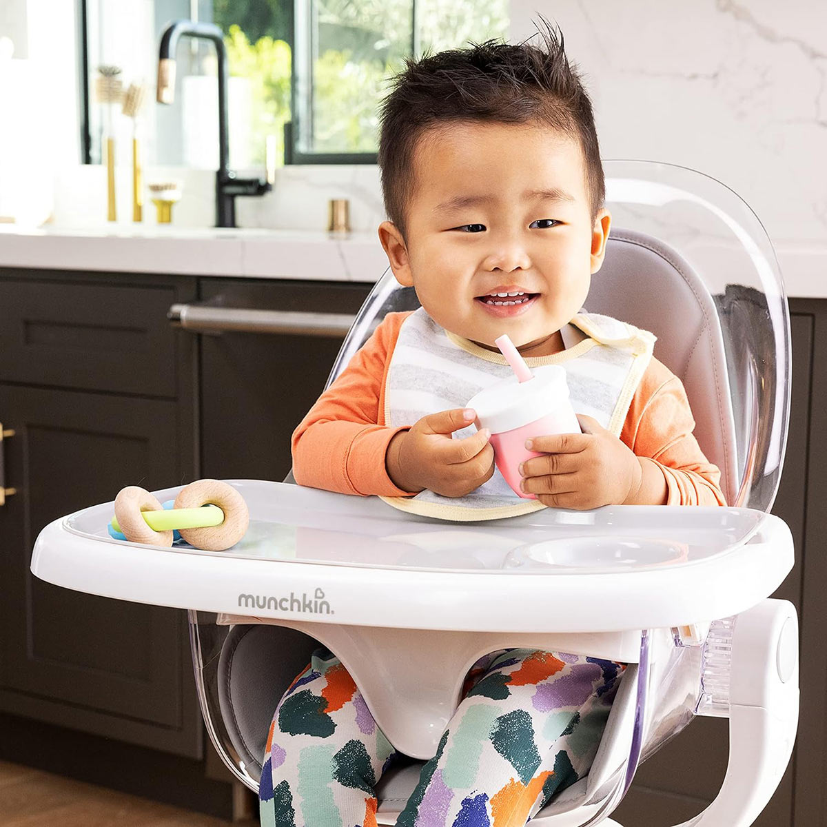 Ποτήρι Εκπαιδευτικό 118Ml με Καλαμάκι Munchkin C&Apos Est Silicone Coral Παιδικά Είδη Φαγητού & Αξεσουάρ Σερβιρίσματος Εκπαίδευσης Spitishop