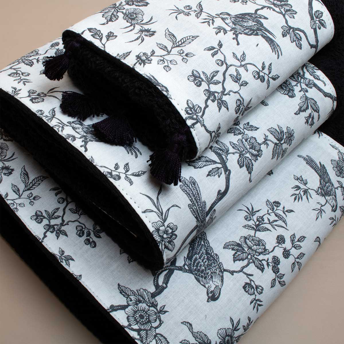 Πετσέτα Προσώπου (50X100) White Fabric Elysian Black 600Gsm Λευκά Είδη Μπάνιου Πετσέτες Spitishop