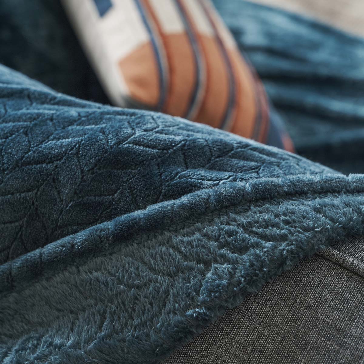 Ριχτάρι Πολυθρόνας Fleece (190X190) Gofis Home Julien Marine Blue 114 01 Λευκά Είδη Σαλονιού Ριχτάρια Καναπέ Χειμερινά Spitishop