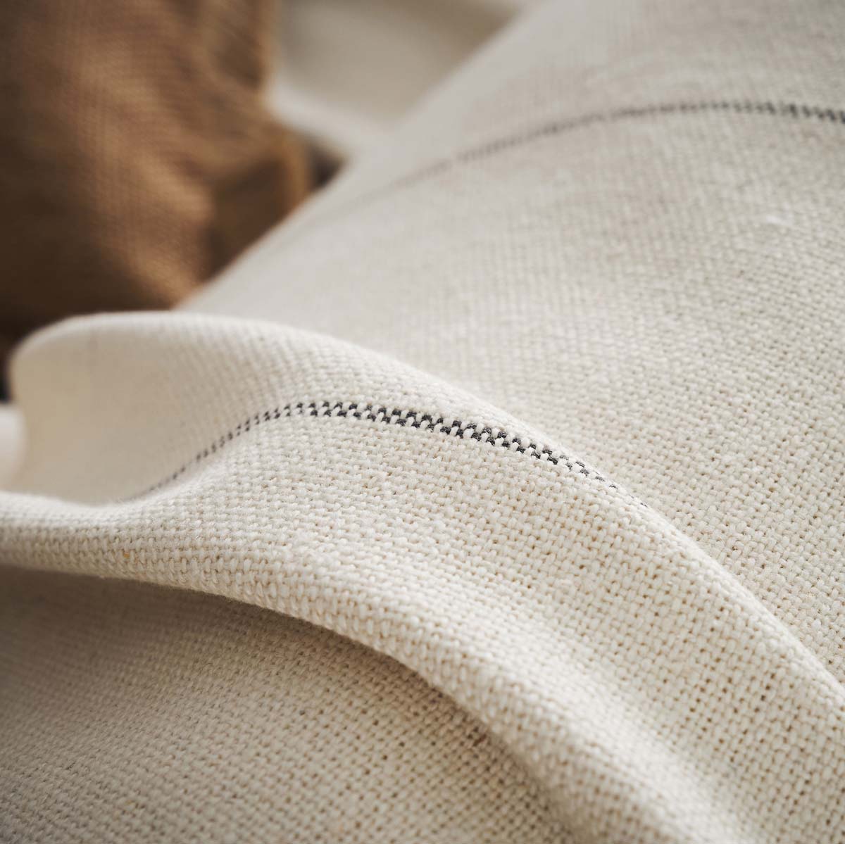 Ριχτάρι Καναπέ Τριθέσιου (220X300) Gofis Home Izara Natural Grey 185 05 Λευκά Είδη Σαλονιού Ριχτάρια Καλοκαιρινά All Season Spitishop