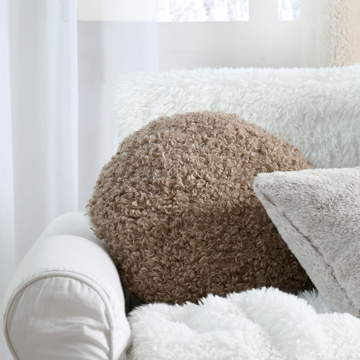 Διακοσμητικό Μαξιλάρι Μπουκλέ (Φ40x28) S-F Cozy Life Taupe C0E008001