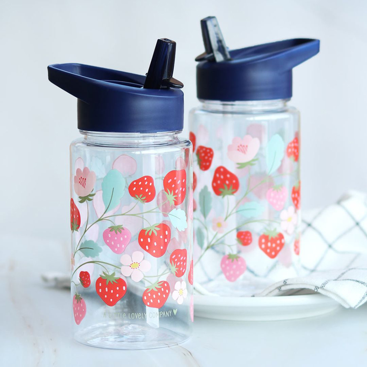 Παγούρι 450ml Με Καλαμάκι Α Little Lovely Company Strawberries DBSTBU64