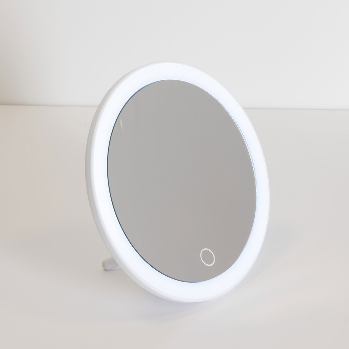 Επιτραπέζιος Μεγεθυντικός Καθρέφτης Με Led (Φ18.3x4.5) F-V Pivoting 200151