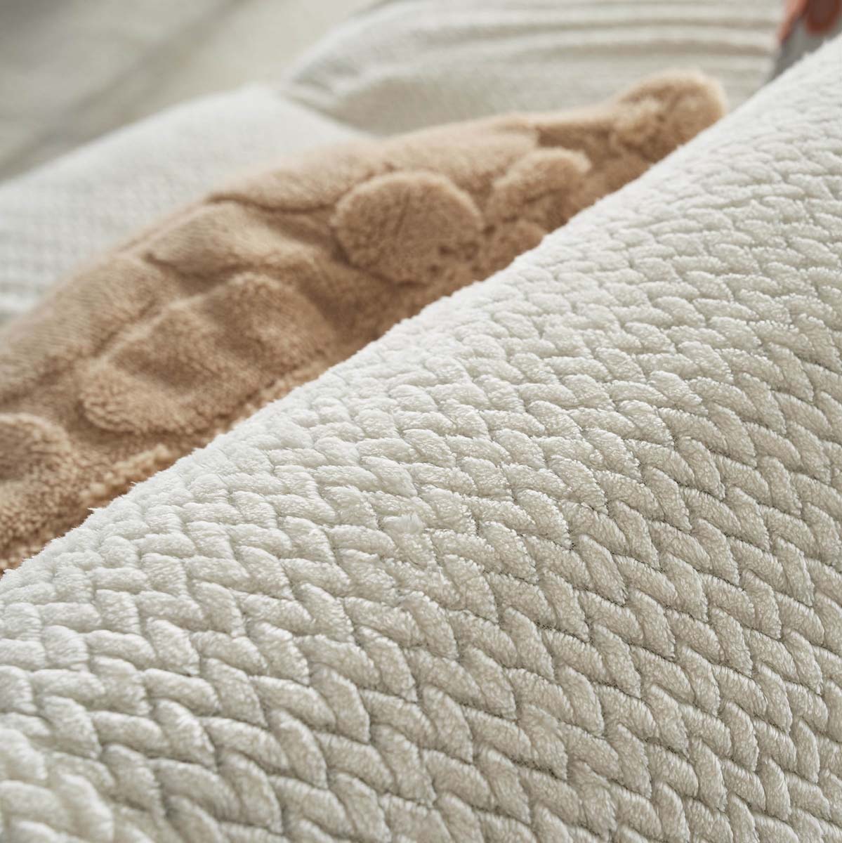 Ριχτάρι Καναπέ Διθέσιου Fleece (180X250) Gofis Home Cinnabar Ecru 115 05 Λευκά Είδη Σαλονιού Ριχτάρια Χειμερινά Spitishop