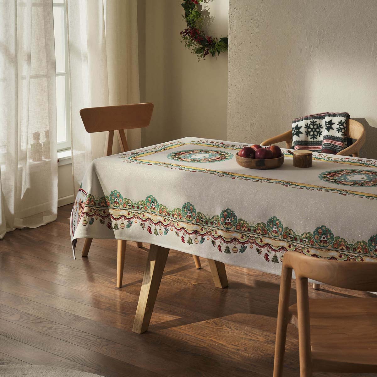 Χριστουγεννιάτικο Τραπεζομάντηλο (135x220) Gofis Home Xmas 212