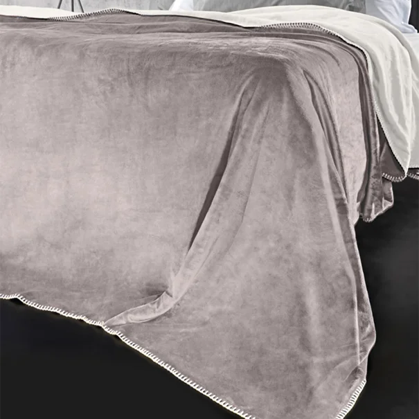 Κουβέρτα Fleece Υπέρδιπλη (220x240) + Διακοσμητική Μαξιλαροθήκη (Σετ) Guy Laroche Velvet Melanze