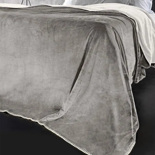 Κουβέρτα Fleece Υπέρδιπλη (220x240) + Διακοσμητική Μαξιλαροθήκη (Σετ) Guy Laroche Velvet Vison