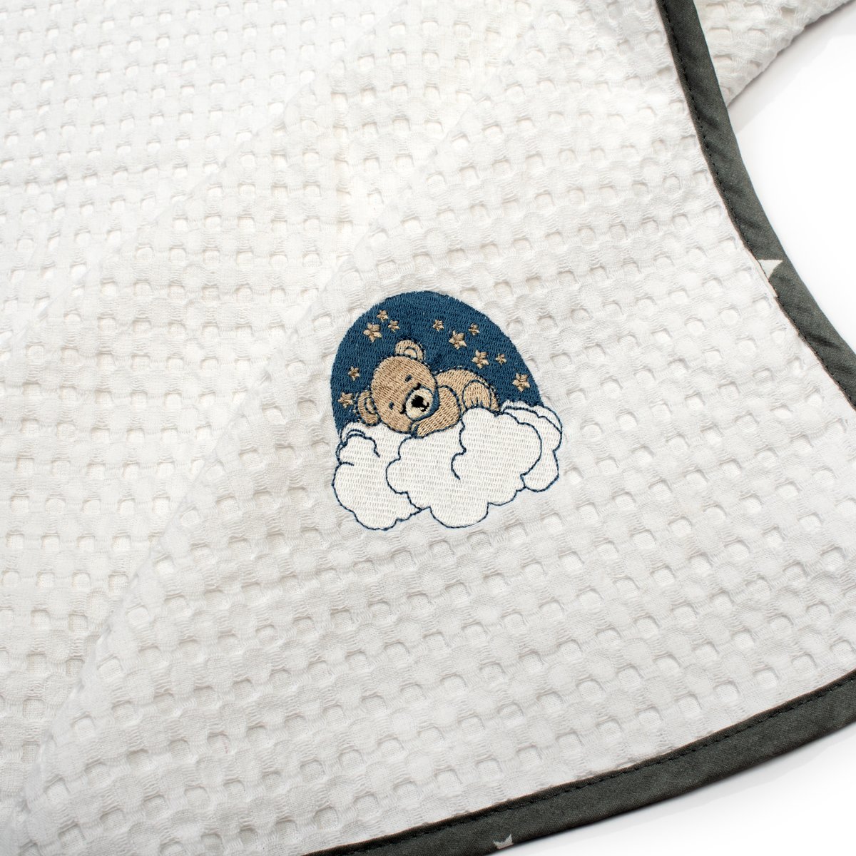 Κουβέρτα Πικέ Αγκαλιάς (80X110) Dimcol Bear 176 White-Grey Βρεφικά Προίκα Μωρού Κουβέρτες Βρεφικές Καλοκαιρινές Spitishop