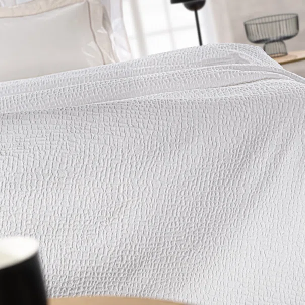 Κουβερτόριο King Size (260x250) Guy Laroche Luna White