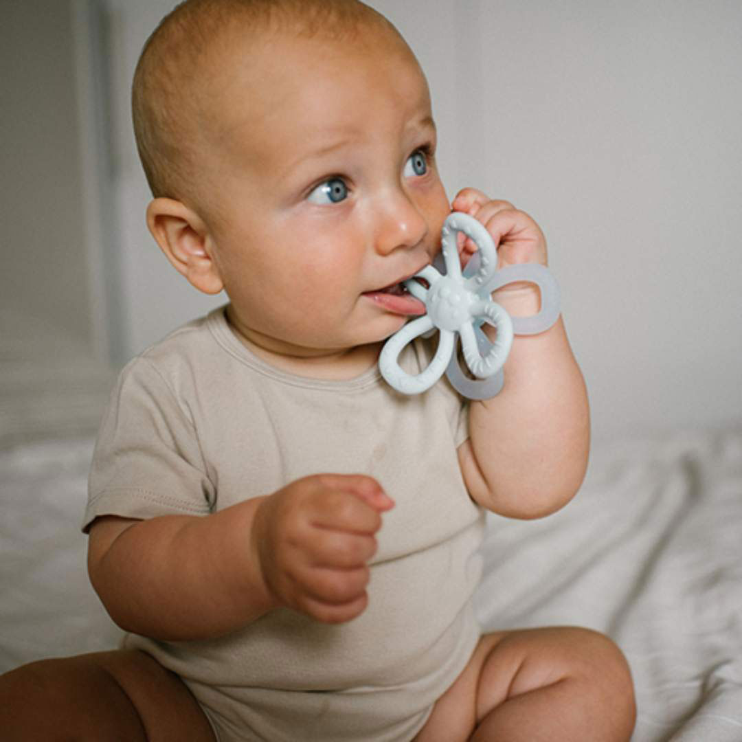 Μασητικό BabyOno Flower Blue BN1596/02